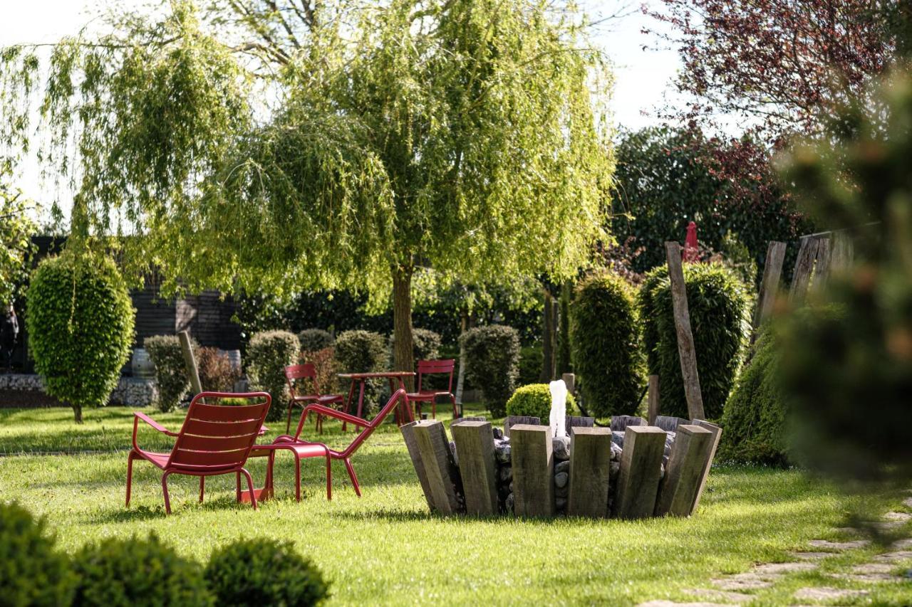 Le Domaine Des Pres Verts Suites & Chambres Avec Jacuzzi Privatif Jouey Exteriör bild