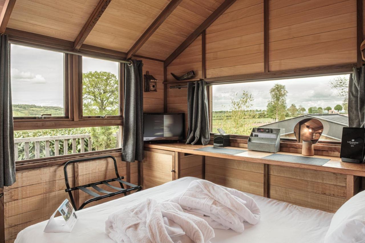 Le Domaine Des Pres Verts Suites & Chambres Avec Jacuzzi Privatif Jouey Rum bild