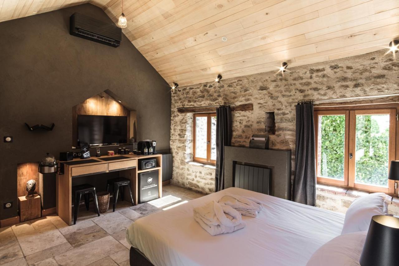 Le Domaine Des Pres Verts Suites & Chambres Avec Jacuzzi Privatif Jouey Exteriör bild