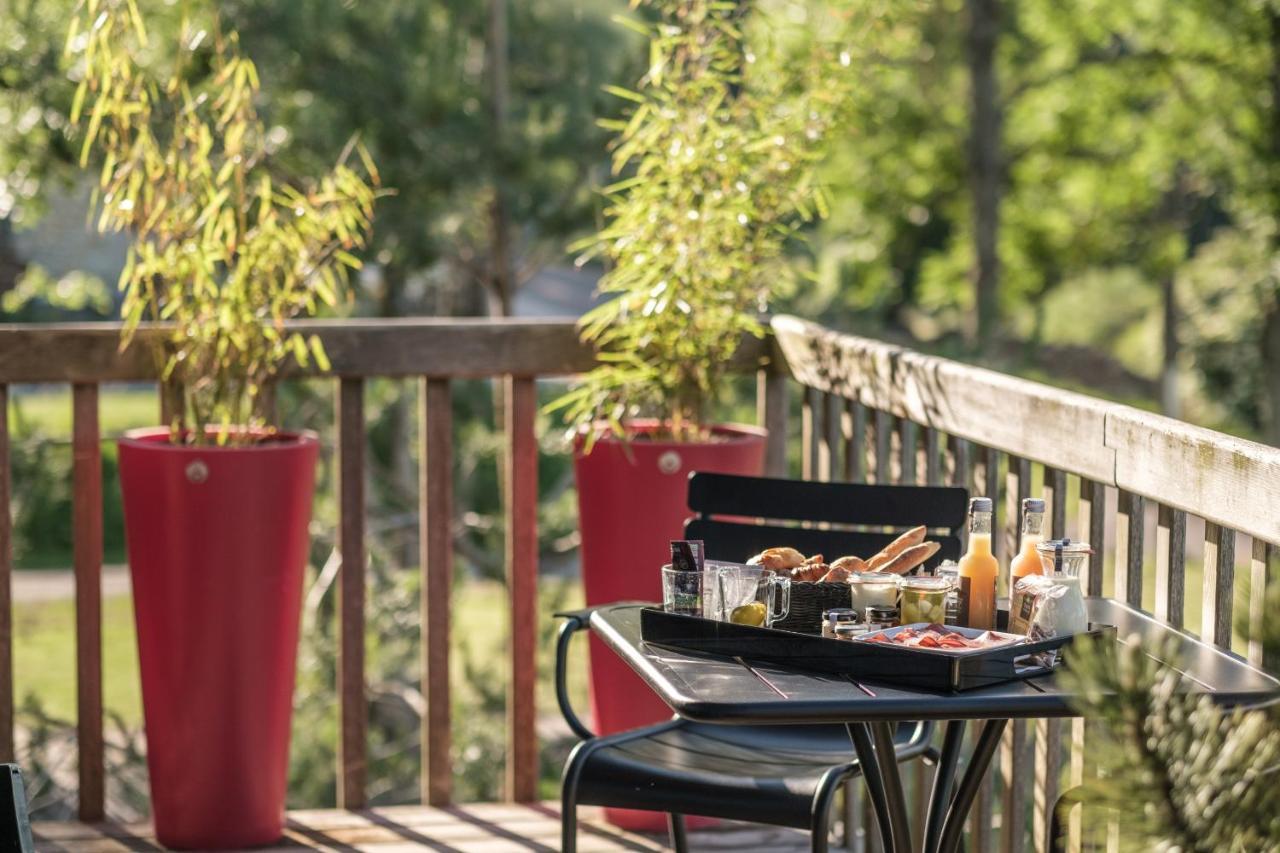 Le Domaine Des Pres Verts Suites & Chambres Avec Jacuzzi Privatif Jouey Exteriör bild