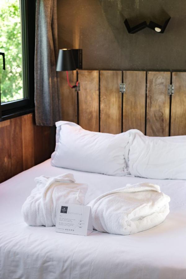 Le Domaine Des Pres Verts Suites & Chambres Avec Jacuzzi Privatif Jouey Exteriör bild