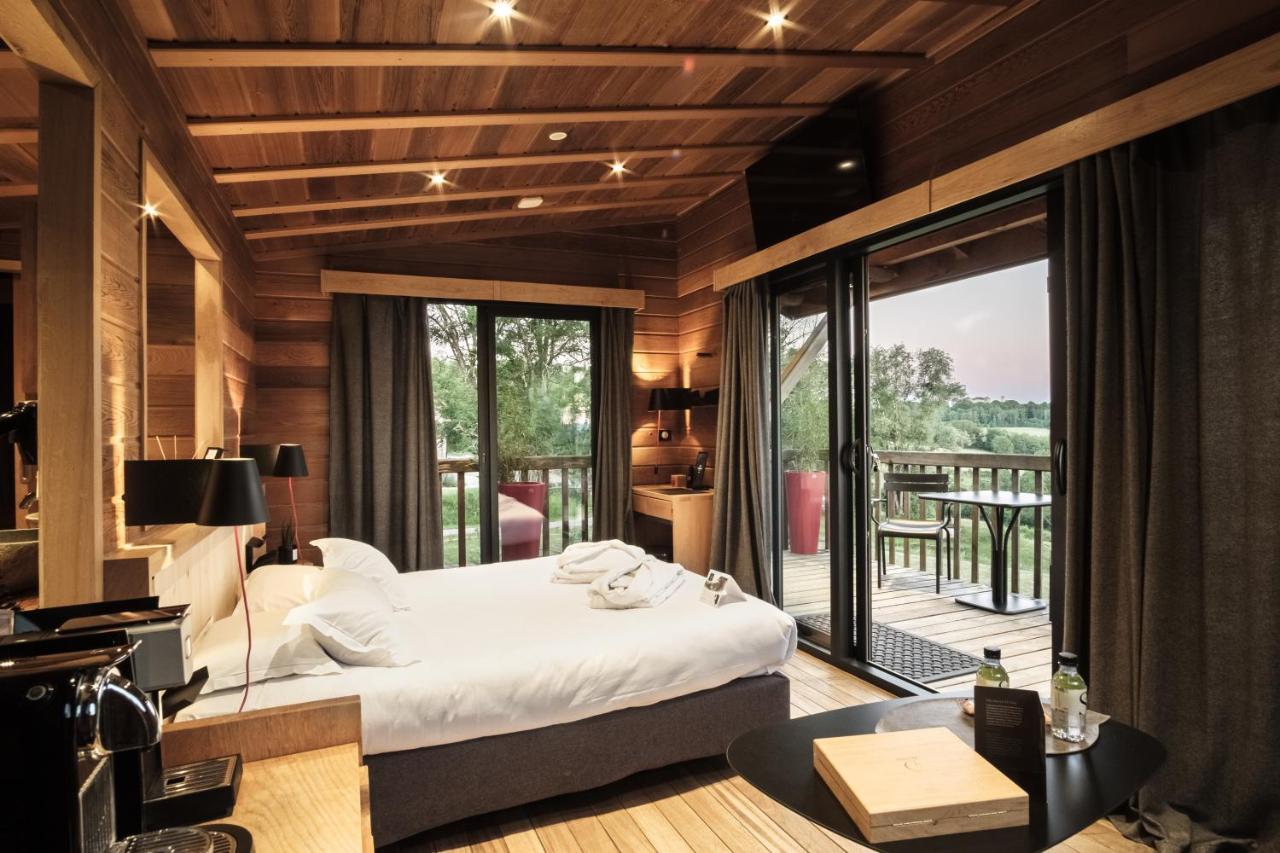 Le Domaine Des Pres Verts Suites & Chambres Avec Jacuzzi Privatif Jouey Exteriör bild