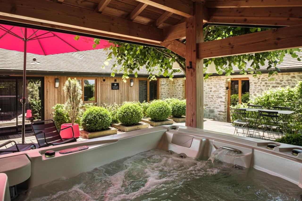 Le Domaine Des Pres Verts Suites & Chambres Avec Jacuzzi Privatif Jouey Exteriör bild