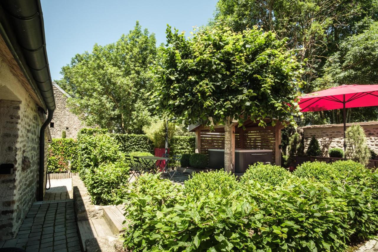 Le Domaine Des Pres Verts Suites & Chambres Avec Jacuzzi Privatif Jouey Exteriör bild